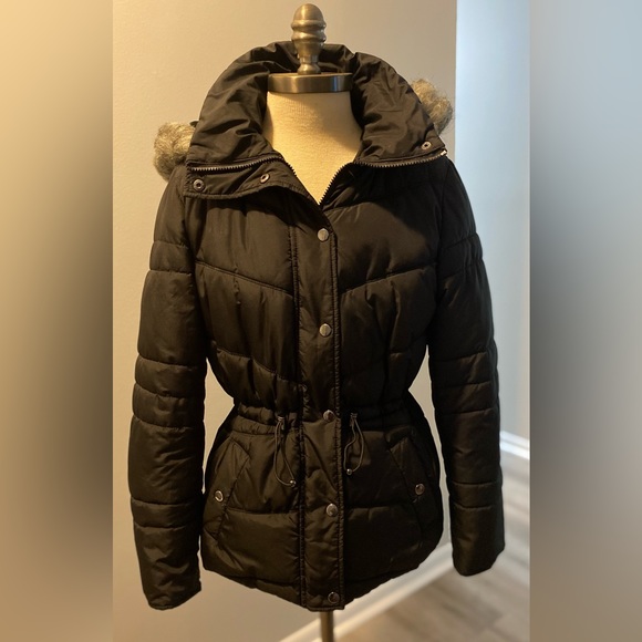 St. John’s Bay Hooded Puff Jacket. GUC Removable hood, warm & cozy - Sz Sm - Picture 3 of 11